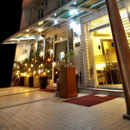 Townhouse Oak Avitel Hotel Near Osmena Highway, Pnr Pasay Station, Metro Manila Makati City Esterno foto