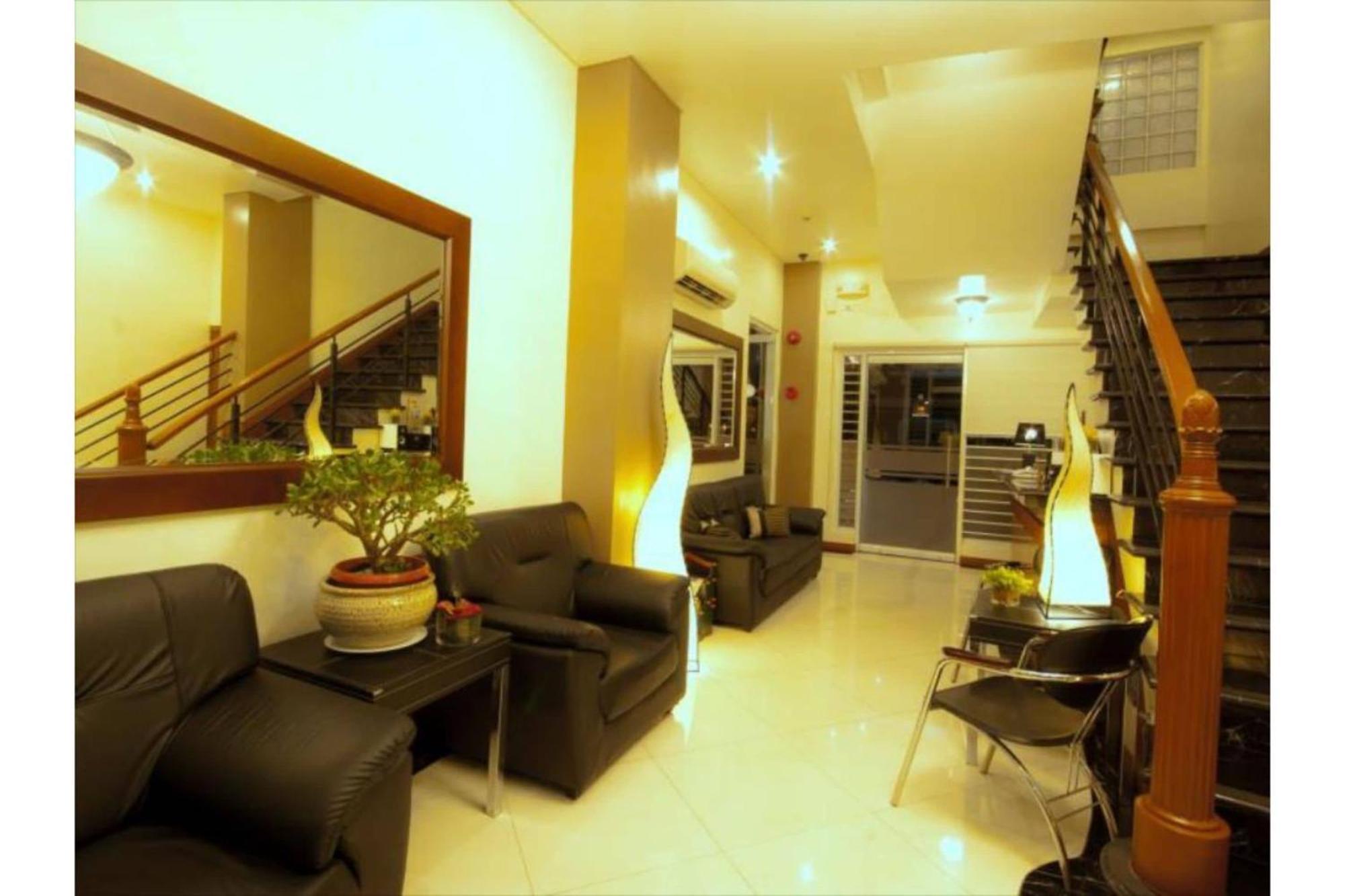 Townhouse Oak Avitel Hotel Near Osmena Highway, Pnr Pasay Station, Metro Manila Makati City Esterno foto