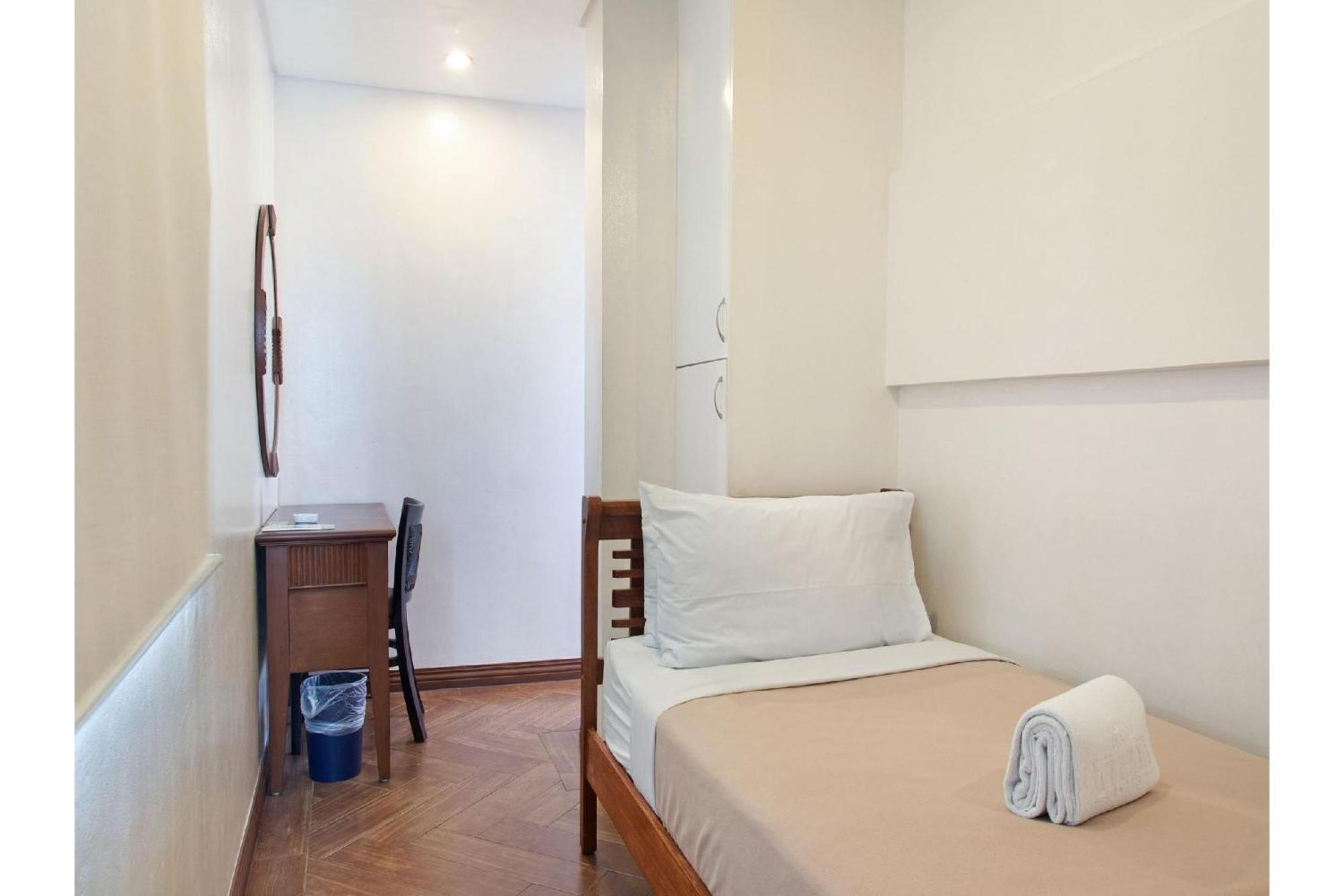 Townhouse Oak Avitel Hotel Near Osmena Highway, Pnr Pasay Station, Metro Manila Makati City Esterno foto