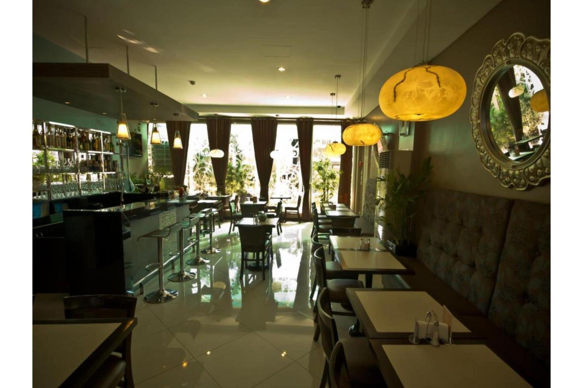 Townhouse Oak Avitel Hotel Near Osmena Highway, Pnr Pasay Station, Metro Manila Makati City Esterno foto