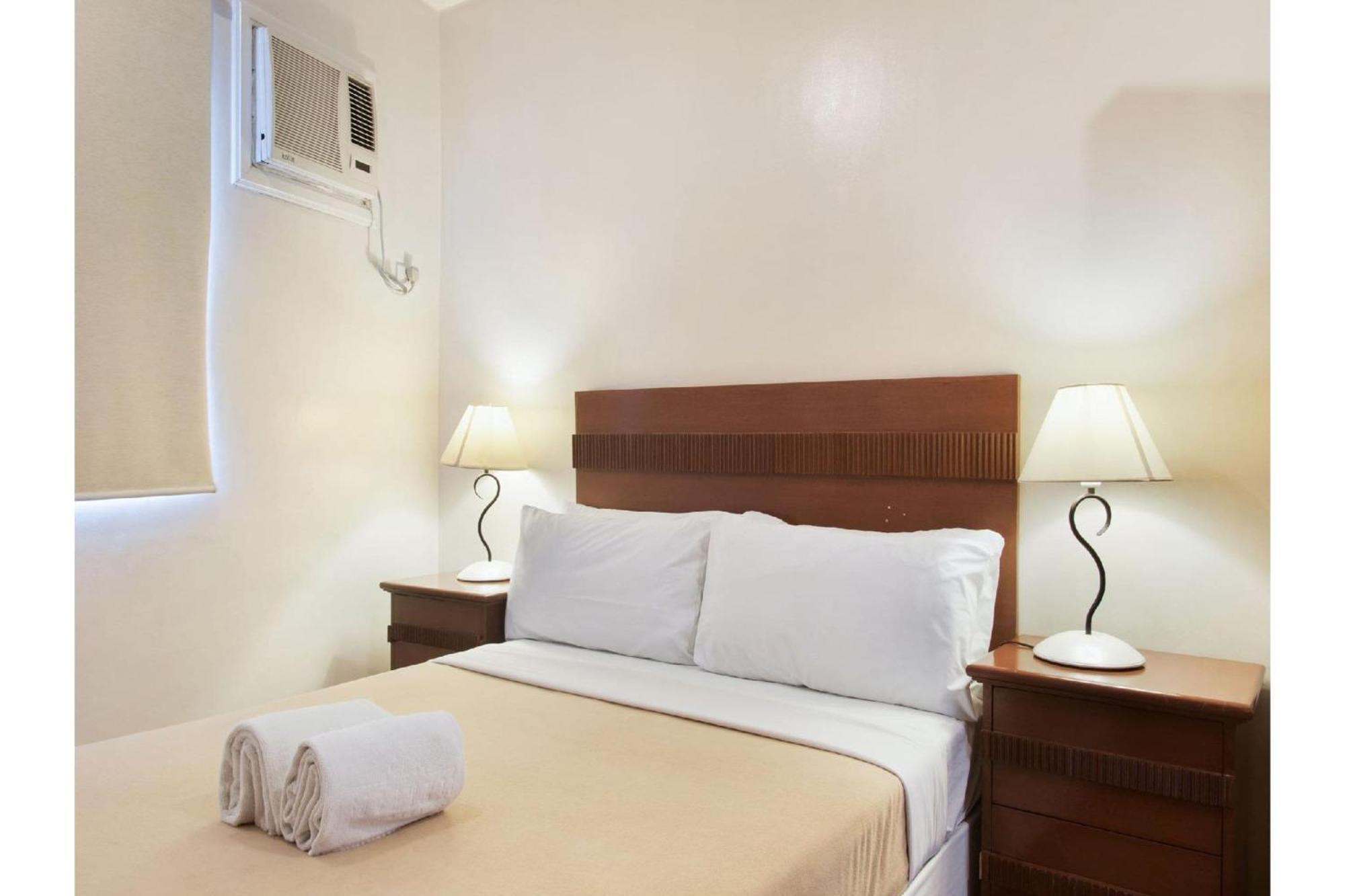 Townhouse Oak Avitel Hotel Near Osmena Highway, Pnr Pasay Station, Metro Manila Makati City Esterno foto