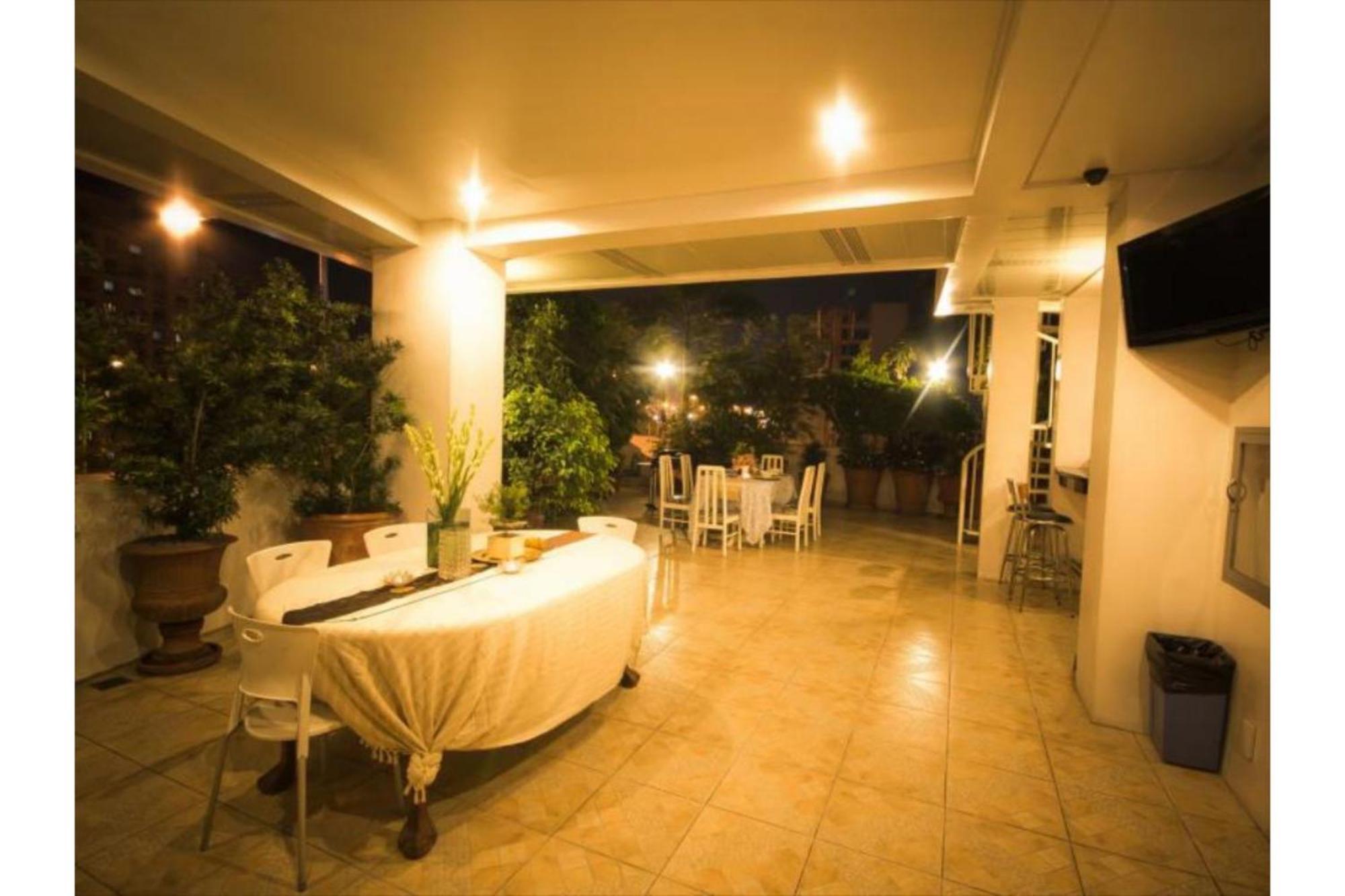 Townhouse Oak Avitel Hotel Near Osmena Highway, Pnr Pasay Station, Metro Manila Makati City Esterno foto